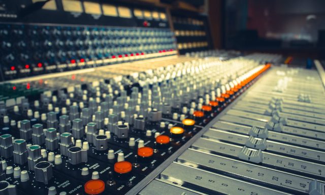 cropped-43567_1_other_music_mixing_console1.jpg